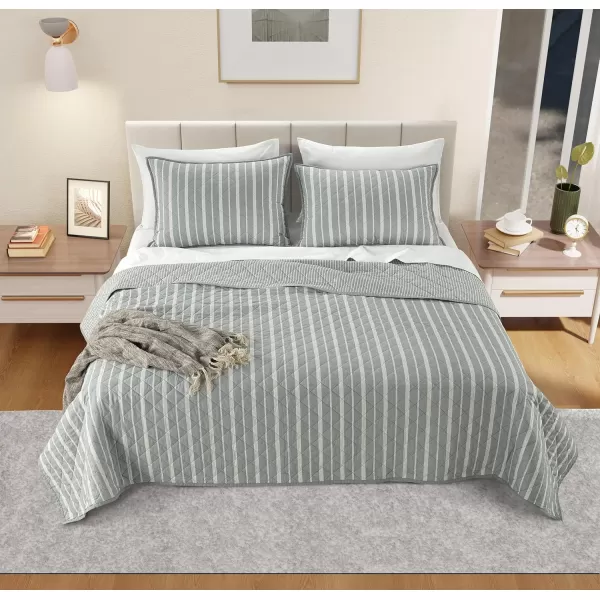 IZOD - Cotton Percale Quilt Set, 2-Piece Wrinkle Resistant Bedding, Ultra-Soft &amp; Reversible Bedspread 