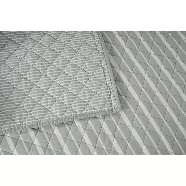 IZOD - Cotton Percale Quilt Set, 2-Piece Wrinkle Resistant Bedding, Ultra-Soft &amp; Reversible Bedspread 