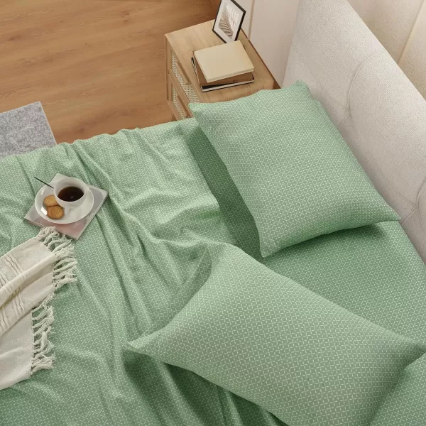IZOD - Silky Sateen Cotton Sheet Set, Smooth &amp; Buttery Feel, Long-Staple Cotton, Deep Pocket Sheets 