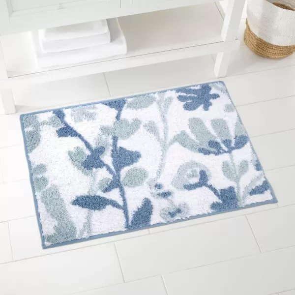 IZOD Bathroom Accessories Mystic Collection, 2pc Fingertip Towels, White