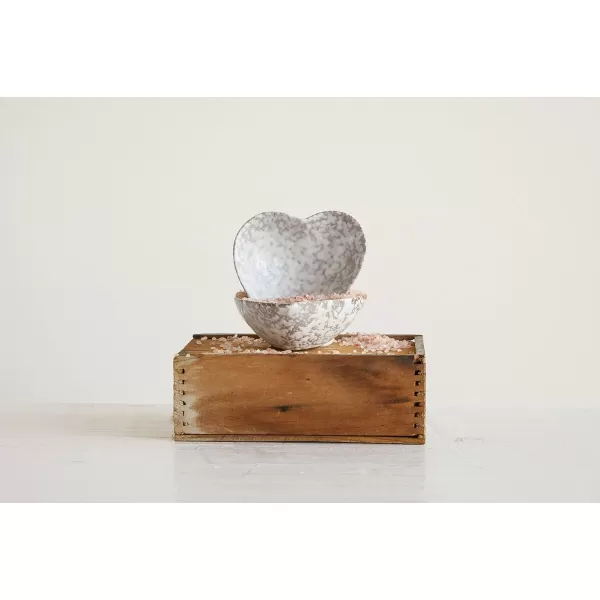 imageCreative CoOp DA8408 Stoneware Heart Dish with Antique White Finish