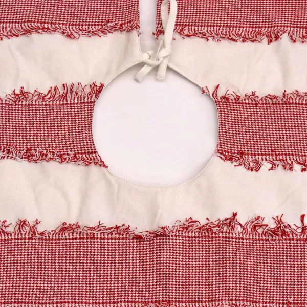 HGTV Home Collection RIC Rac Lace Border Tree Skirt Red and White 48inHGTV Home Collection RIC Rac Lace Border Tree Skirt Red and White 48in