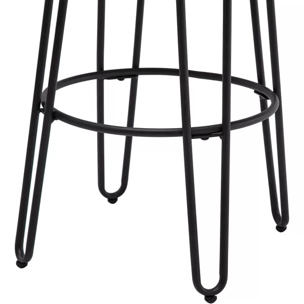 ACEssentials, Quinn Barstool