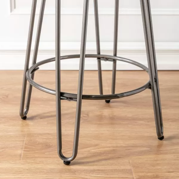 ACEssentials, Quinn Barstool