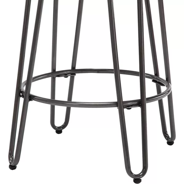 ACEssentials, Quinn Barstool