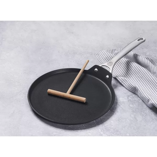 Le Creuset Toughened Nonstick PRO Crepe Pan with Rateau, 11"