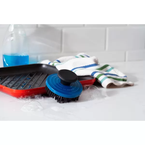Le Creuset Nylon Brush, 3 1/4", Cerise