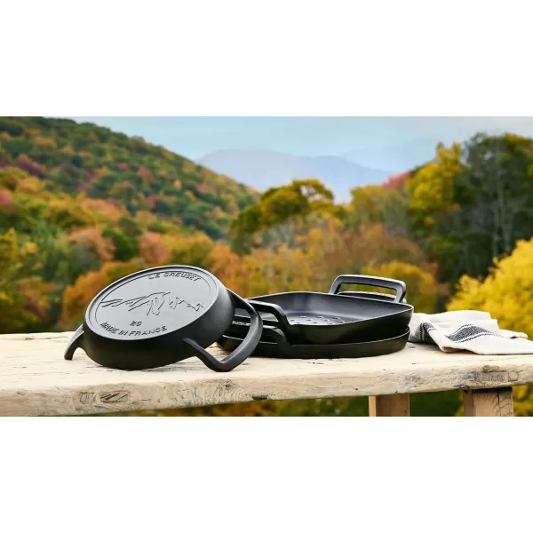 Le Creuset Alpine Outdoor Collection Enameled Cast Iron Pizza Pan, 15"