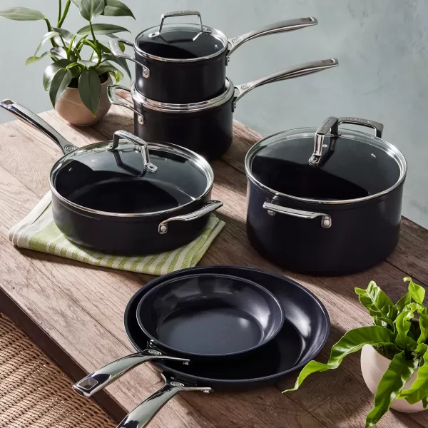 imageLe Creuset Essential Nonstick Ceramic Shallow Braiser with Glass Lid 35 qt