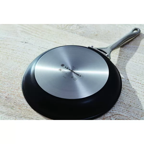 imageLe Creuset Toughened Nonstick PRO Cookware Set 2 pc 8quot ampamp 10quot Fry PanGraySmall