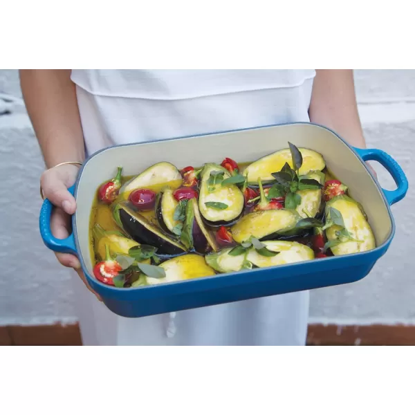 imageLe Creuset Enameled Cast Iron Signature Rectangular Roaster 525 qt 117quot x 168quot  WhiteOyster
