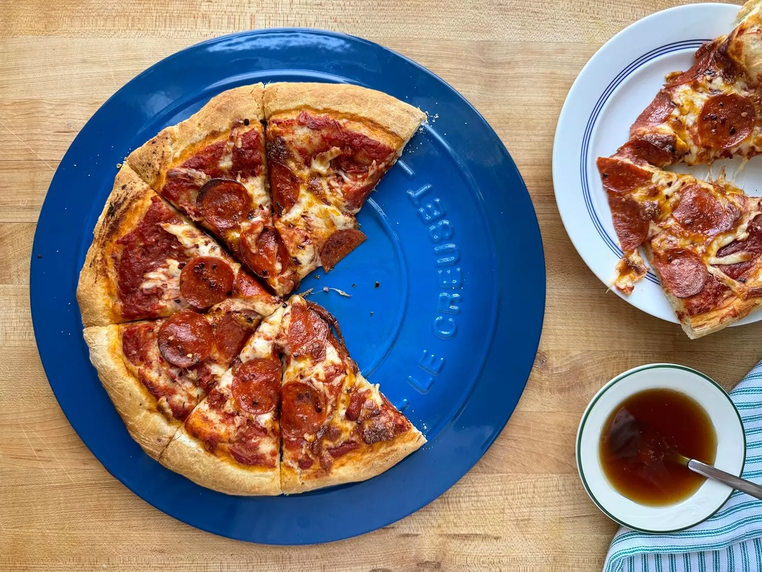 imageLe Creuset Stoneware Round Pizza Stone 15 in Sea SaltMarseille