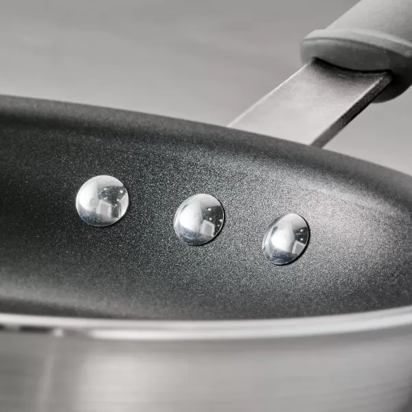Tramontina Professional Aluminum Nonstick Restaraunt Fry Pan, 8", Gray Handle, 80114/037DS